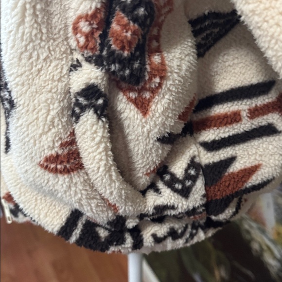 Aztec Pattern Fleece Jacket - Picture 2 of 5